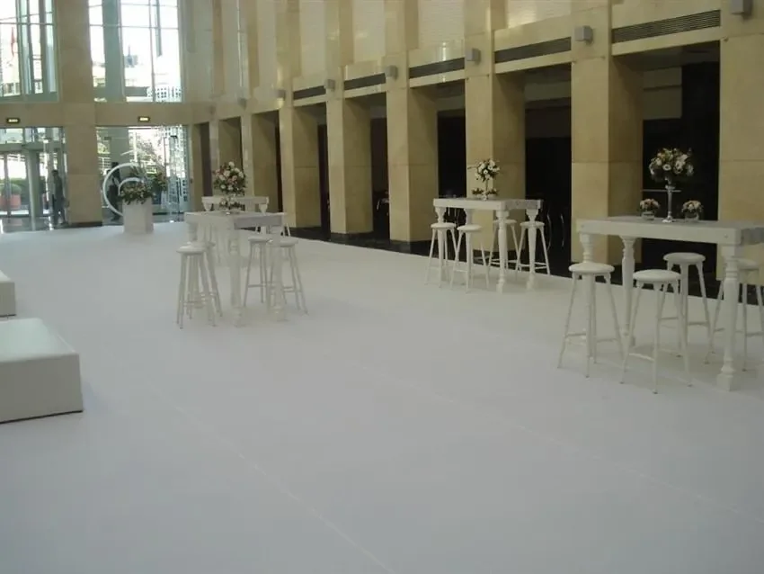 Otel ve davet salonu bistro masası bar taburesi kiralama