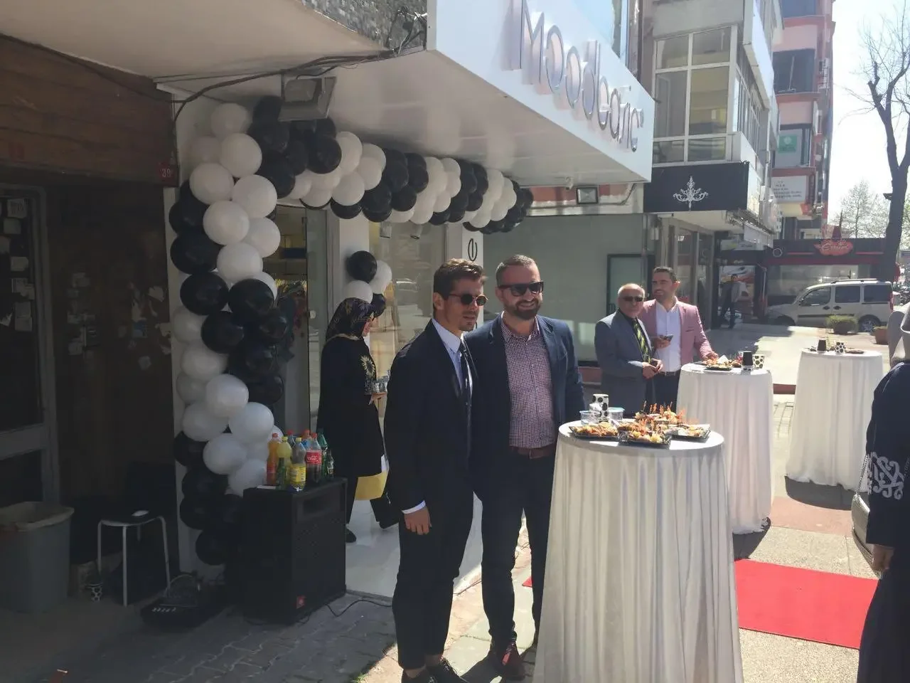 Butik mağaza açılışı kokteyl masası organizasyonu
