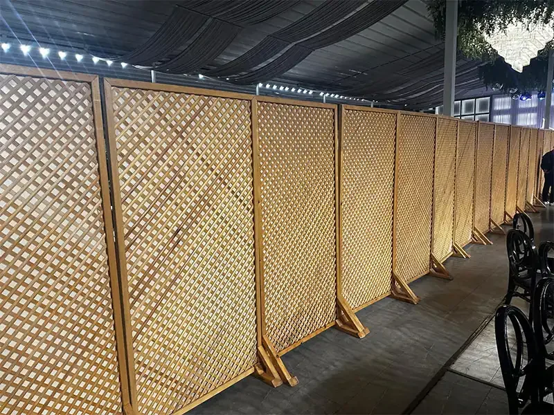 Portatif ahşap paravan kiralama organizasyon alanı